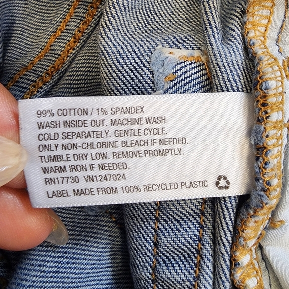 Wild Fable Women's Denim Blue Jeans Frayed Hem Shorts High Rise Mom Jeans, sz 4 - Picture 9 of 9